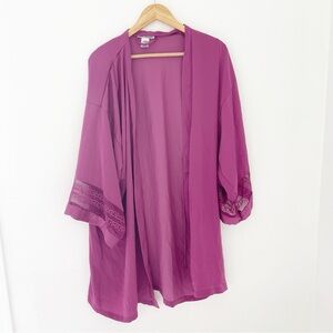 Linea Donatella lace satin short robe size L/XL